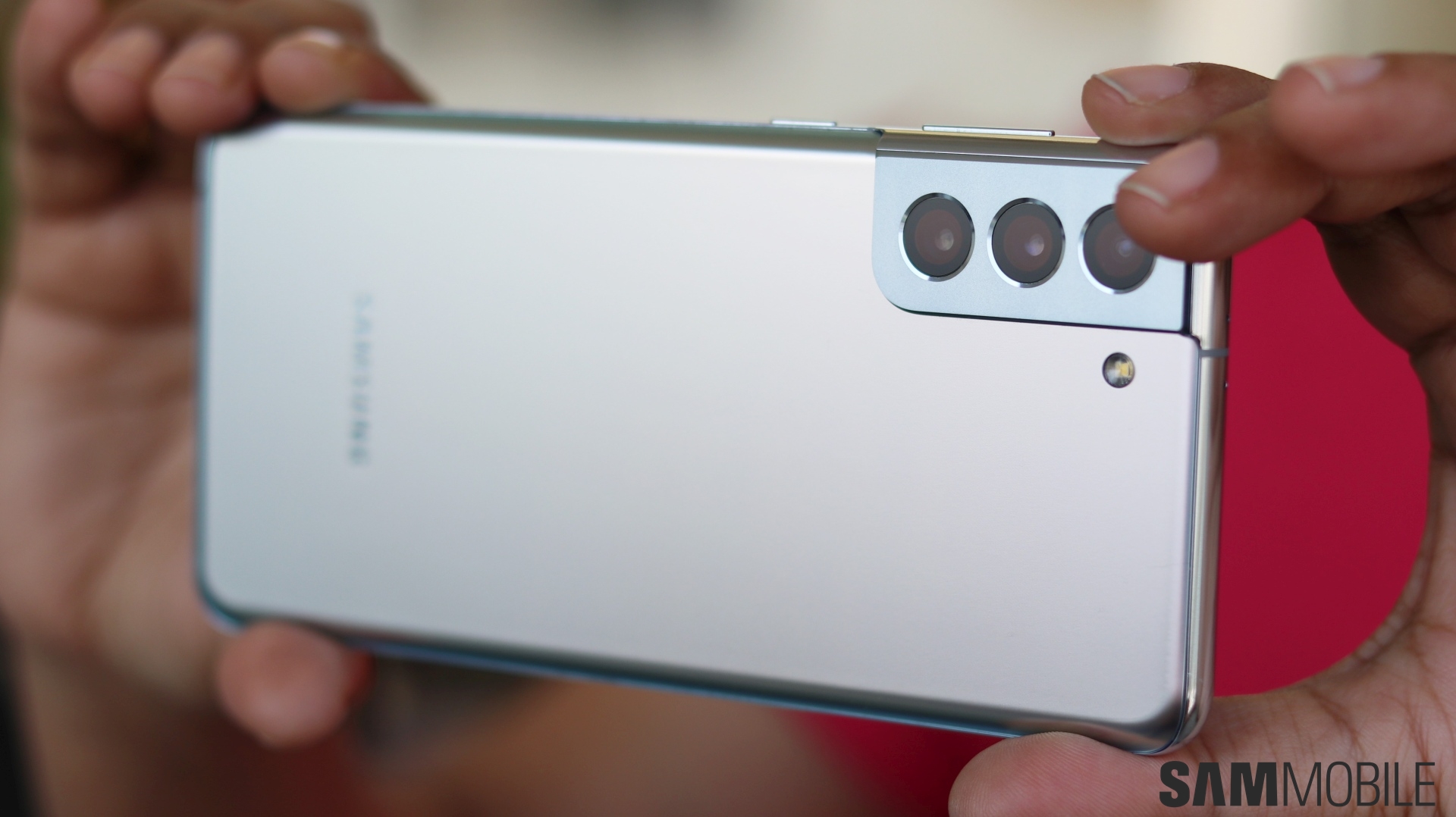 Galaxy S22 and S22+ design taking inspiration from the iPhone 13?